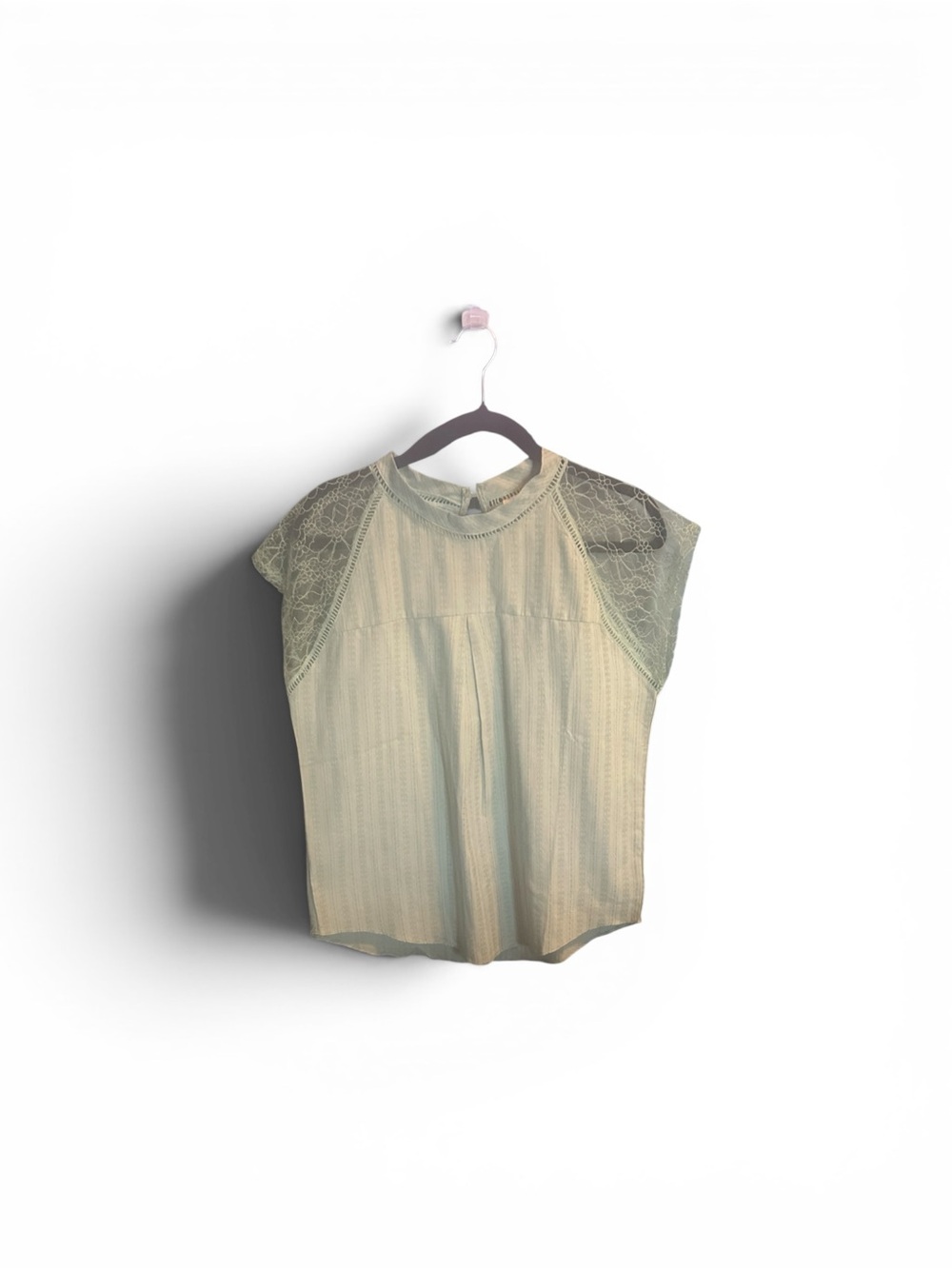 Listicle Lace Accent Blouse in Mint Green Lg